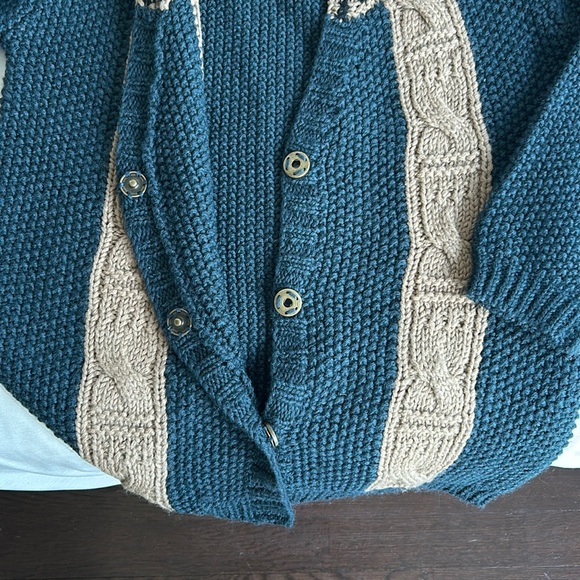 Alexander McQueen brand new without tags sweater 100% soft wool, never used‼️ - Picture 5 of 10